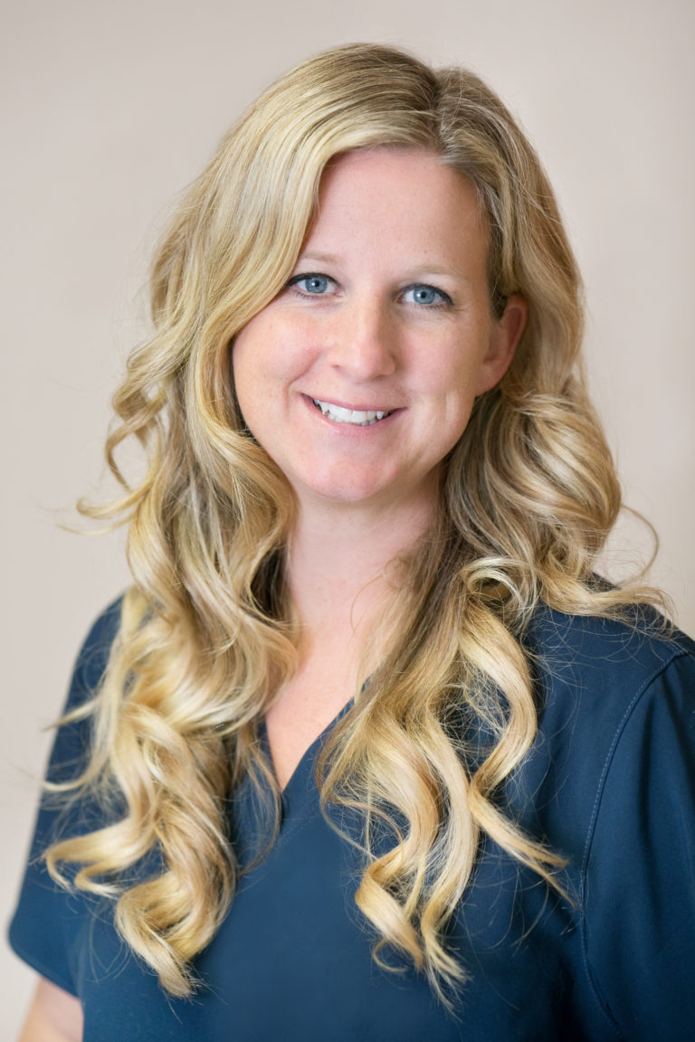 Megan Niehoff, CVT Columbus Countryside Veterinary Clinic